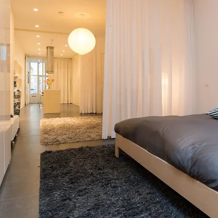 Bed and Breakfast White